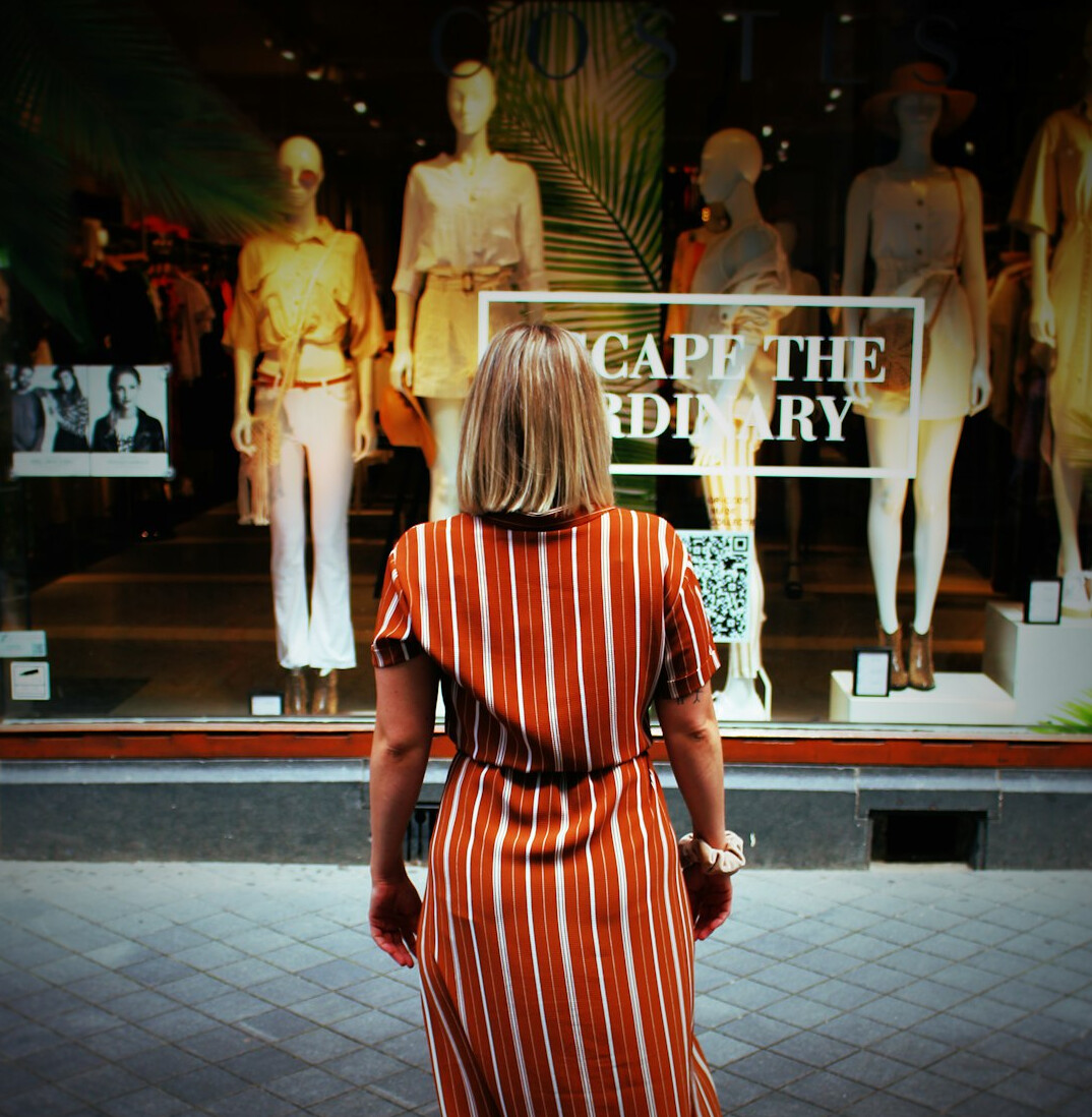 store detective watching shopper